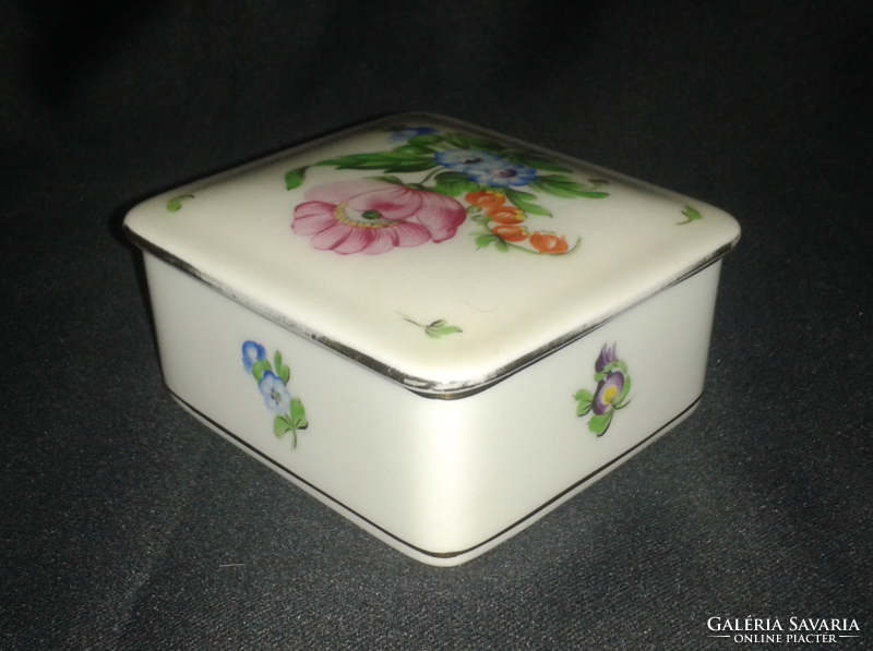 Herend bonbonier / porcelain box