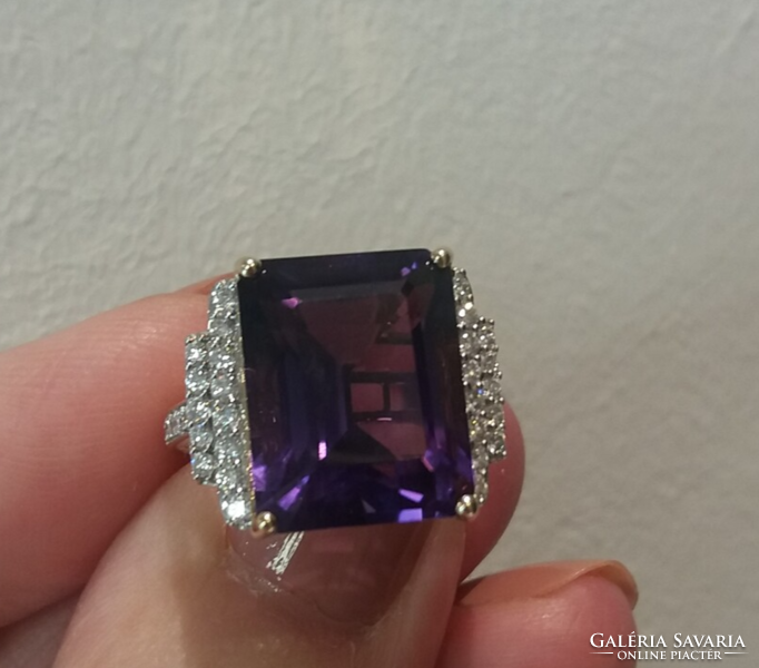 11.02 Ct amethyst ring 14.C. Gold. With certificate. New