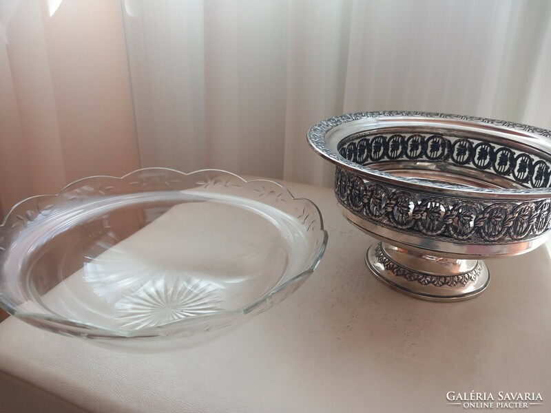 Díszes ezüst talpas asztalközép eredeti csiszolt üvegbetéttel