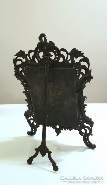 Bronze picture frame, photo frame, picture holder, photo holder in original condition from the 19th century. From the end of the century