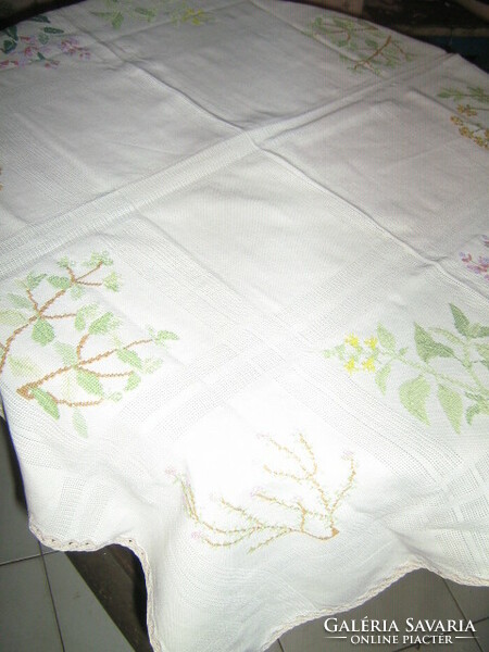 Beautiful vintage tiny cross-stemmed spring floral filigree woven tablecloth