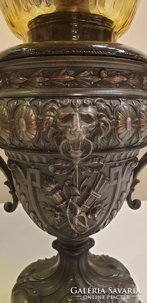 Antik asztali lámpa, különleges üvegbúrával, rokokó stílusú talpazattal