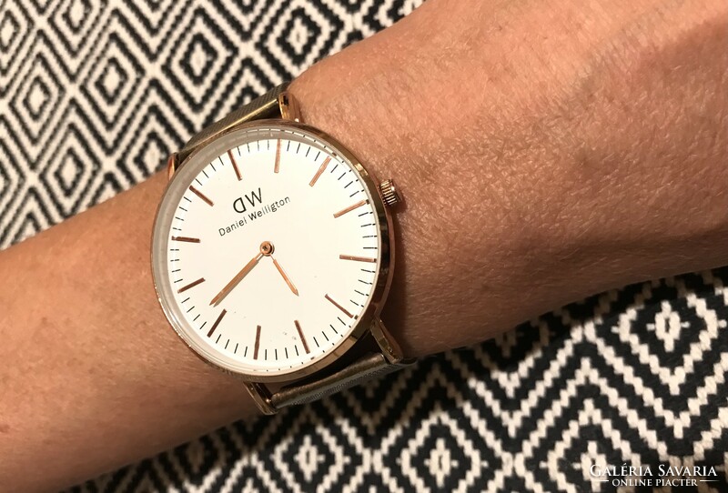 Daniel Wellington hibátlan számlapos nagyméretű ékszer óra! Új elem nemmel MOM PARK KÖRNYÉKE