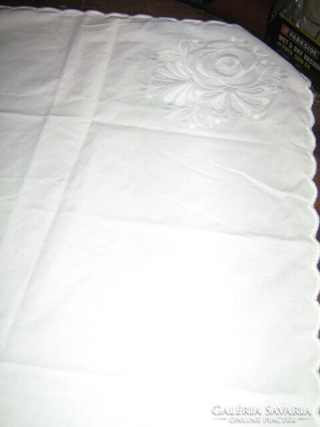Beautiful vintage floral machine embroidered slinged tablecloth