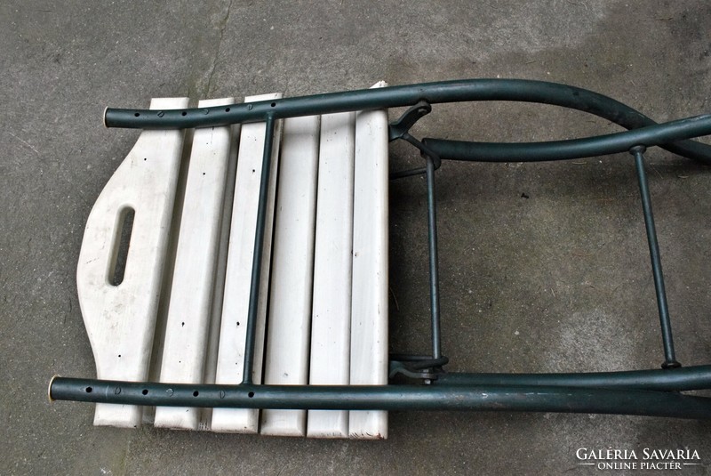 Iron chair, bent pipe, slatted seat, foldable, normal size 1 pc.