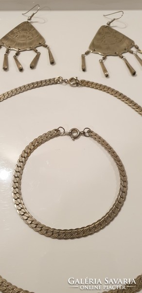 Necklace + bracelet + earrings