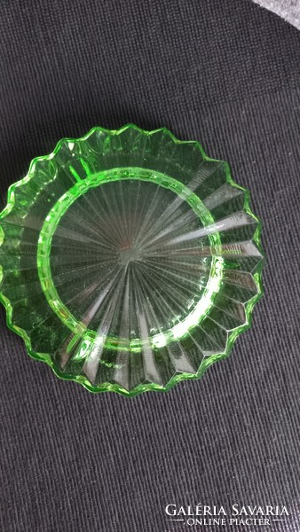Flawless, green, polished glass ashtray, inner diameter: 10 cm, outer diameter: 15.5 cm