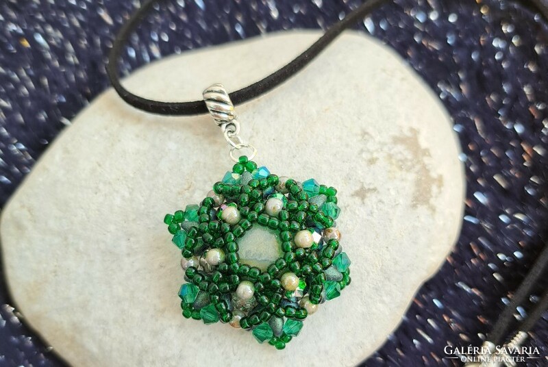 Green jade pendant with necklace