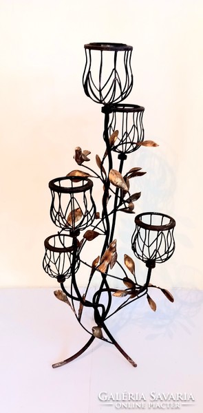 Huge wrought iron bird stand negotiable design