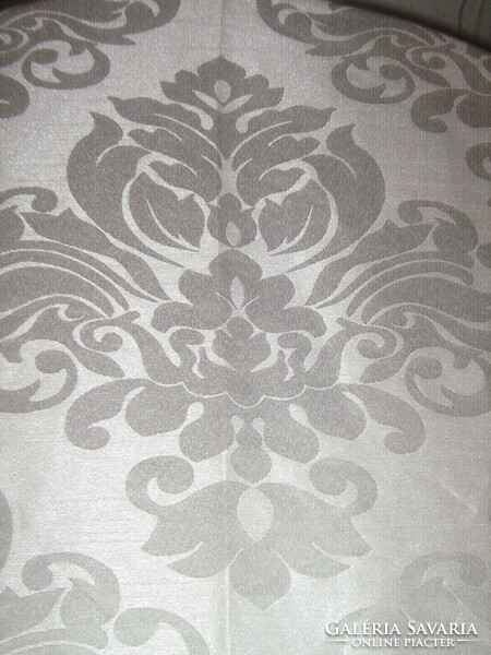 Beautiful baroque pattern elegant shiny snow white silk damask tablecloth large runner