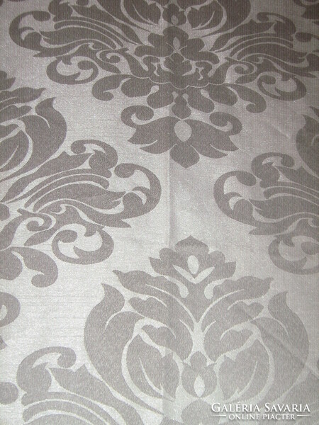 Beautiful baroque pattern elegant shiny snow white silk damask tablecloth large runner