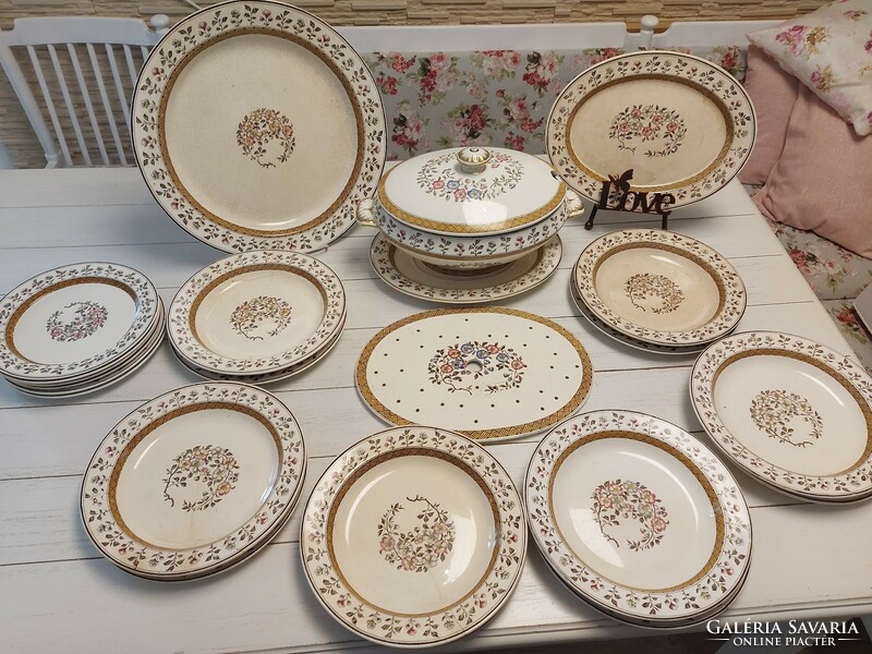 Antique English-style faience tableware