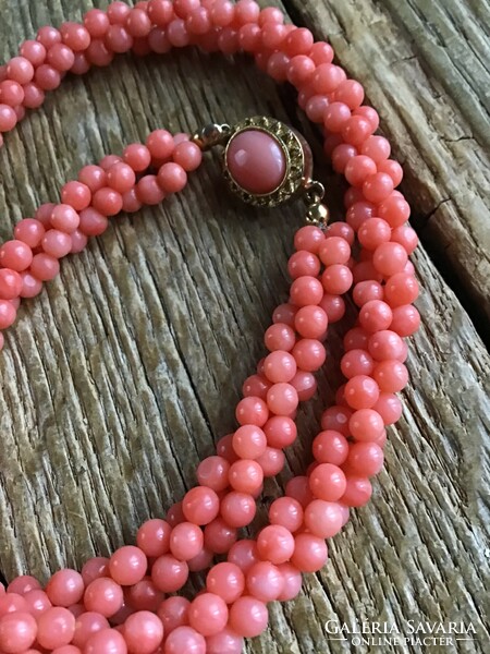 Old angel skin (angel skin) noble coral with gilded mounting and coral stone