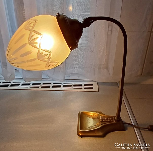 Antique sevession table lamp made of copper, dimmable light source, polished glass shade