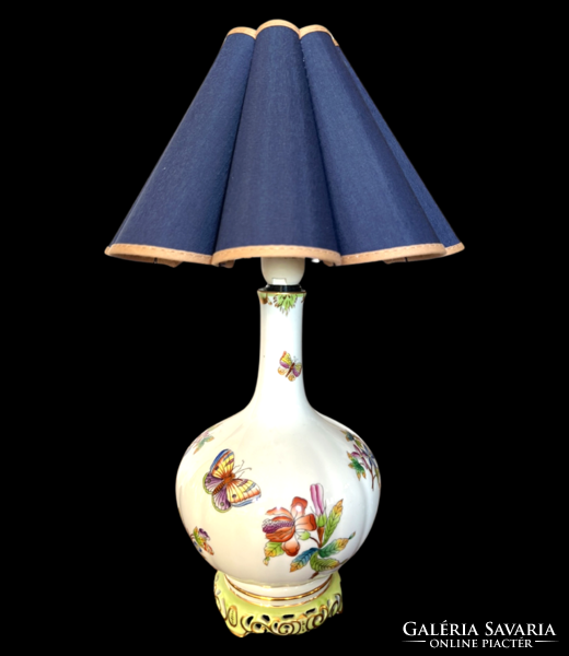Porcelain table lamp with Victoria pattern from Herend