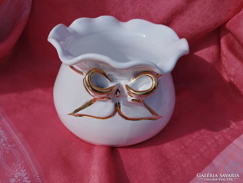 Beautiful white porcelain bowl, gold bow