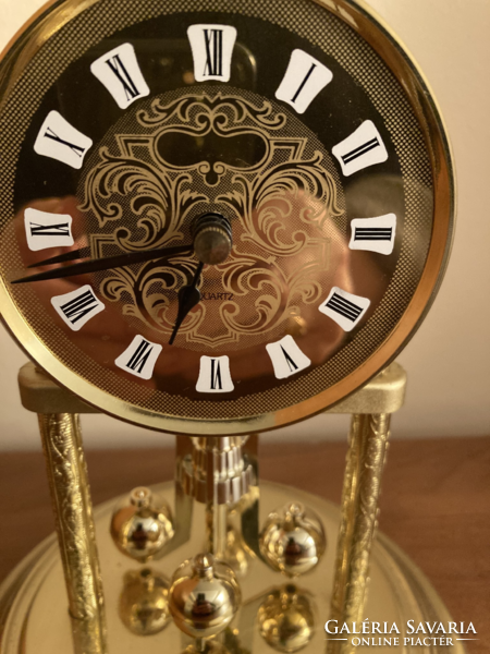 Rotary table clock