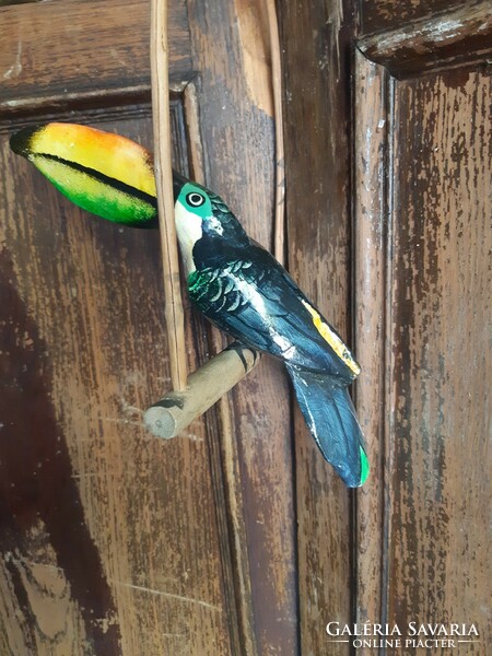 Toucan wooden sculpture