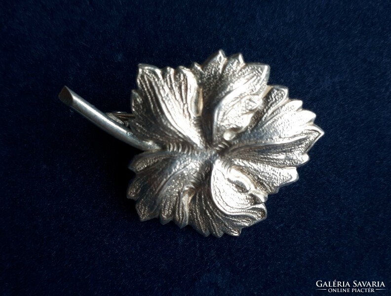Leaf-shaped silver brooch