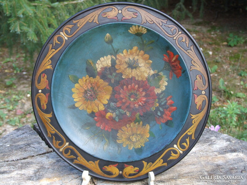 Painted wooden wall plate (070630)