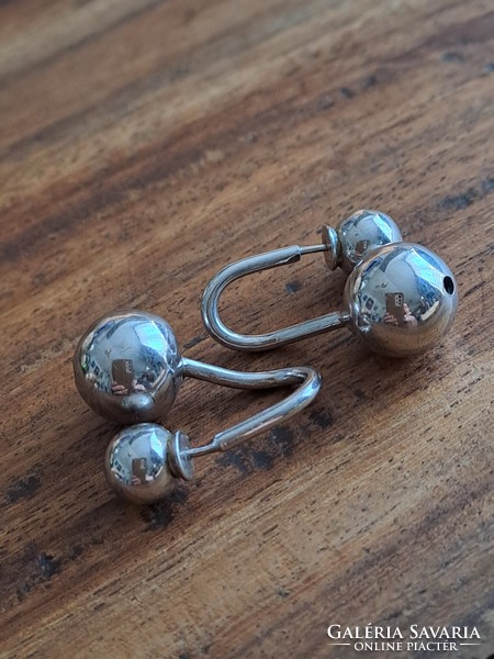 Special silver stud earrings