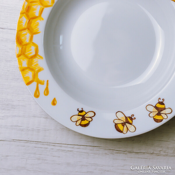 Méhecskés festett tányér