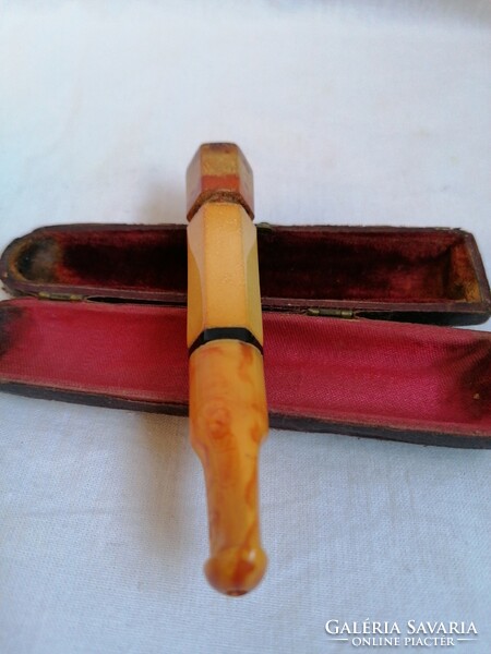 Amber pipe and porcelain pipe holder