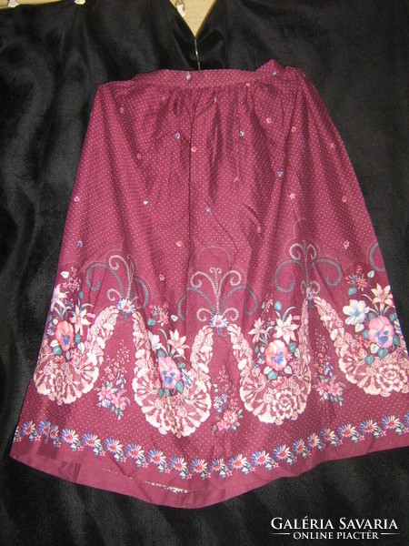 Vintage style women's floral skirt