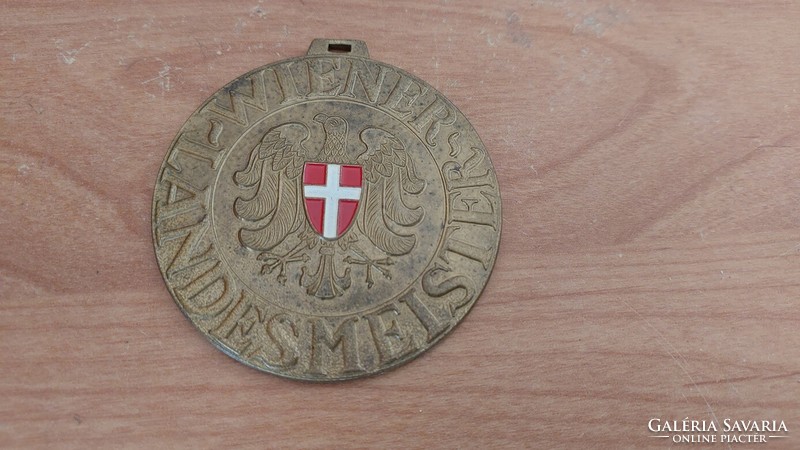 (K) 2 Austrian medals