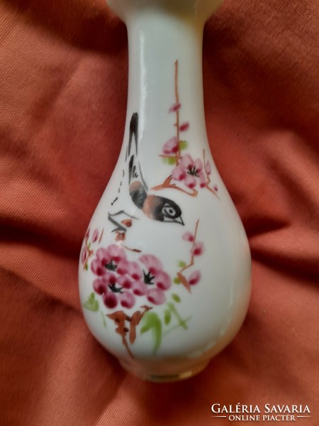 Kinai madaras váza