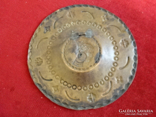 Copper African plate, hand shaped, diameter 21 cm. Jokai.