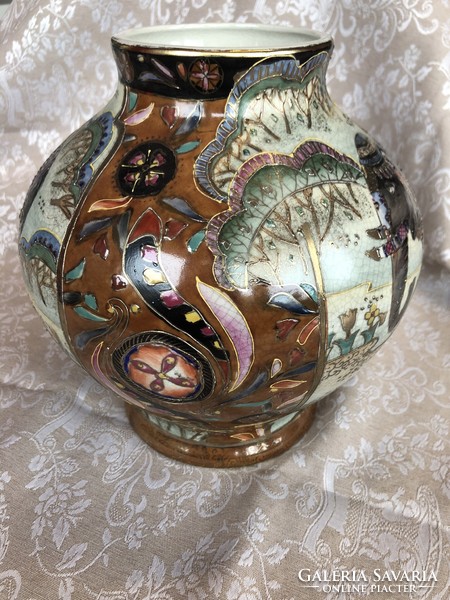 Hand painted Chinese vase