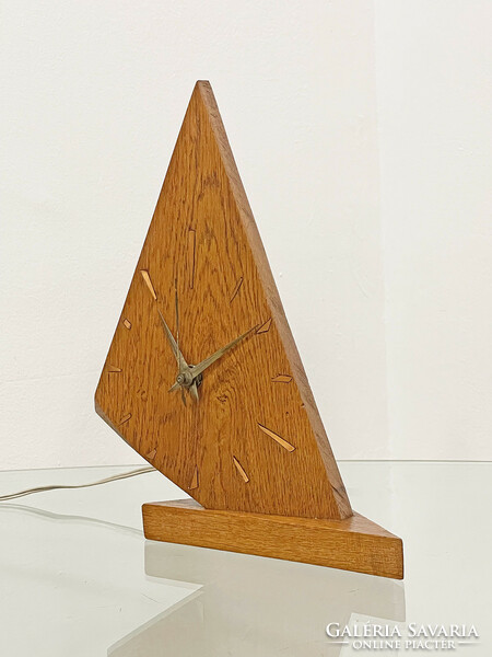 Extra mid-century modern table clock