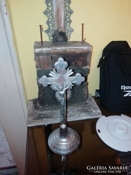 Antique crucifix in the condition shown in the pictures