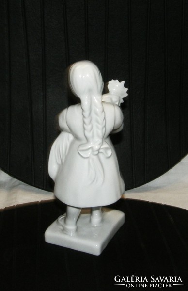 Little girl with a rooster - Herend white porcelain - 19 cm