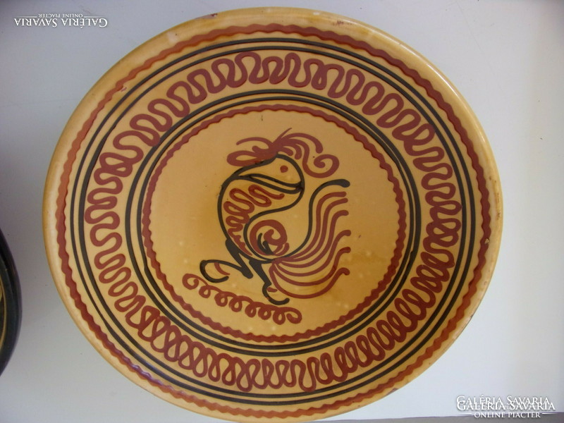 2 ceramic wall plates