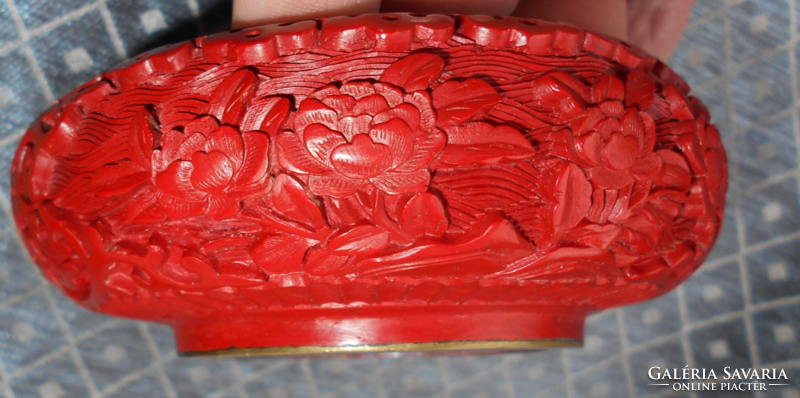 Antique Chinese cinnabar (carved red lacquer)-enamel ashtray