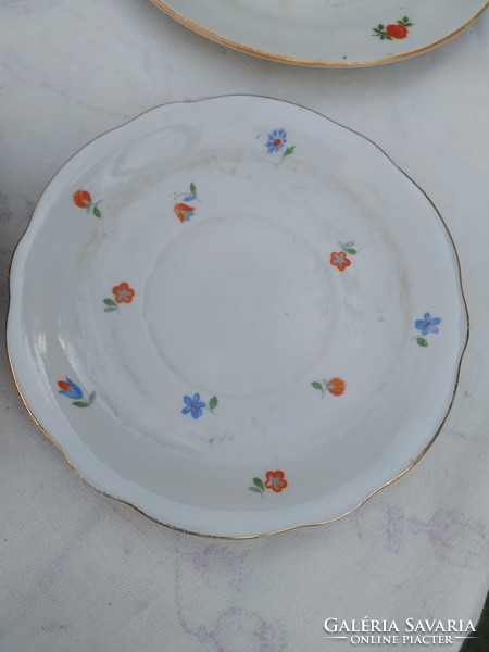 Zsolnay porcelán kis tányér eladó!
