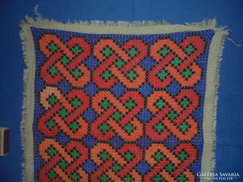 Retro díszpárna előlap - keresztszemes, kézzel hímzett