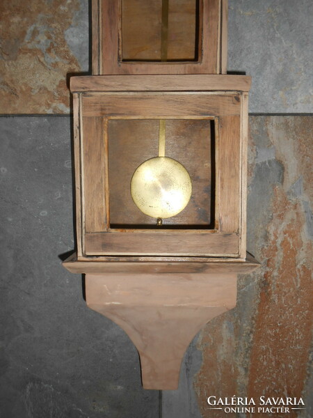 Weight wall clock