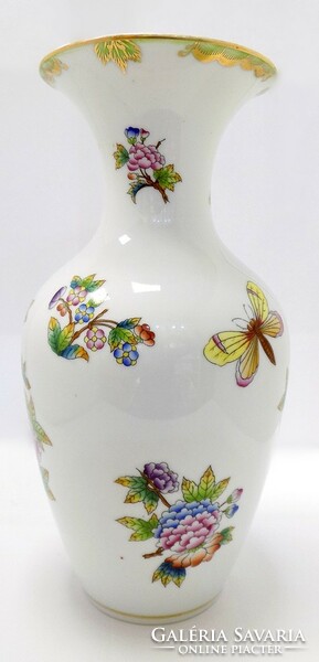 Victoria Herend patterned vase (zal-bi 47223)