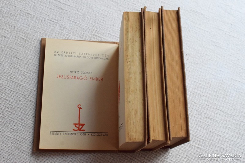 Transylvanian fine arts guild 3 volumes. 1926, a Jesus-carving man, abel in the crowd, and you found him with his finger