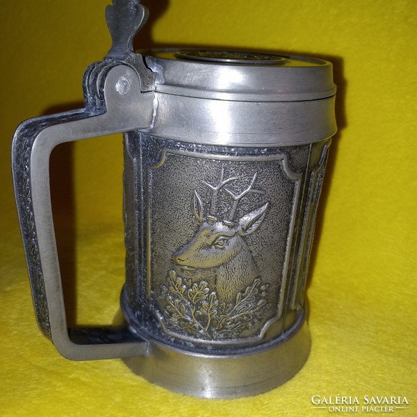 Marked with a hunting scene, zinn (tin) beer mug, beer mug.