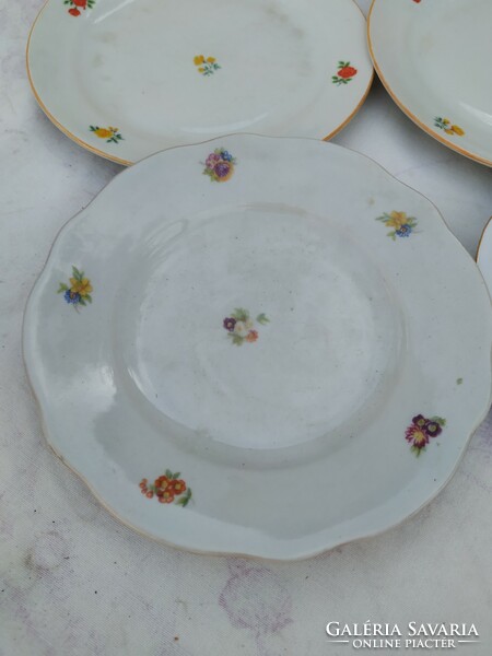 Zsolnay porcelán kis tányér eladó!