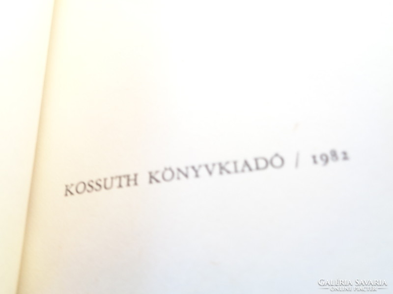 1 /  A nagyvilág antológia  I.  1956 - 1968 ,  és   2. /  A mai magyar Társadalom