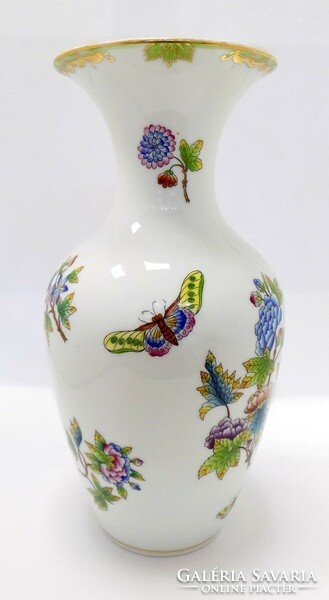 Victoria Herend patterned vase (zal-bi 47223)