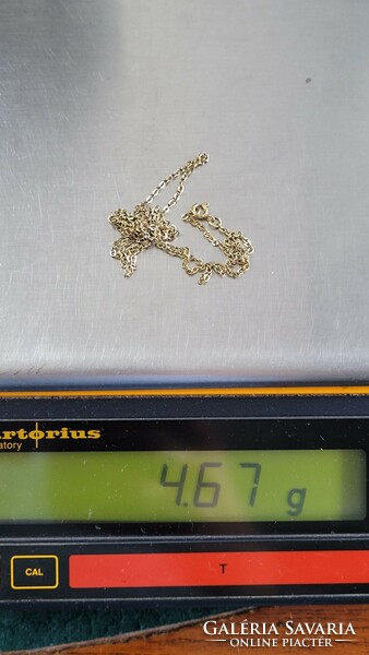 14 K arany nyaklánc 4,67 g