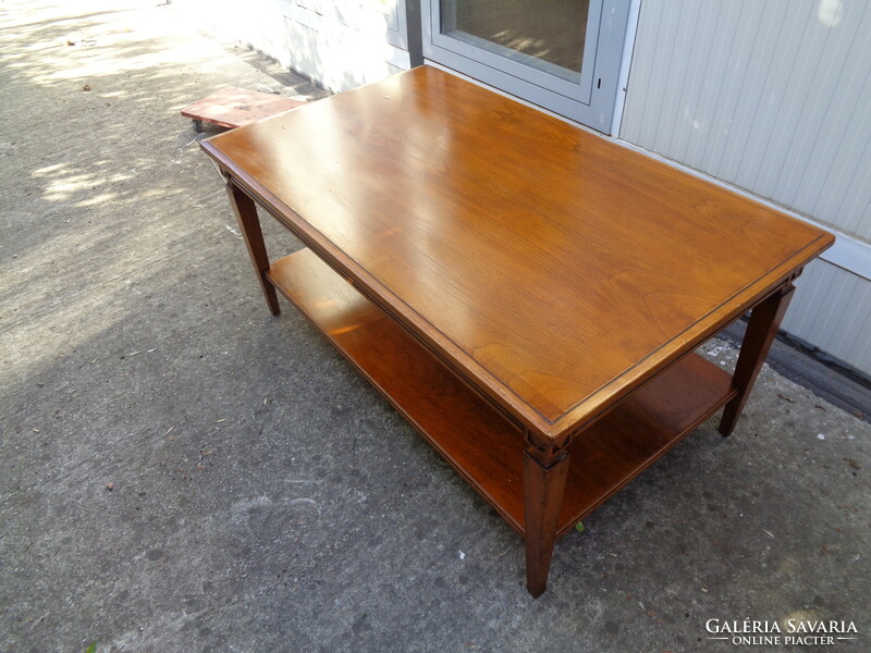 Selva smoking table