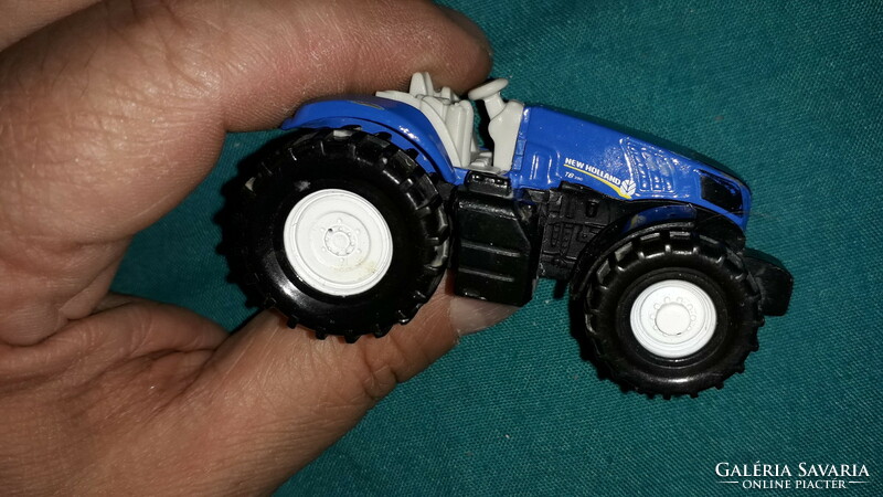 Original siku tractor metal toy car new holland t8 390 according to the pictures