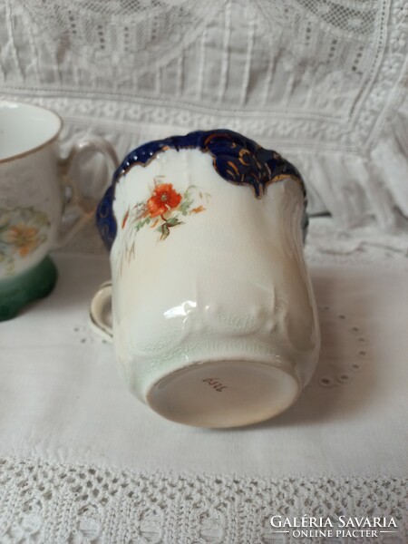 2 porcelain collector's cups